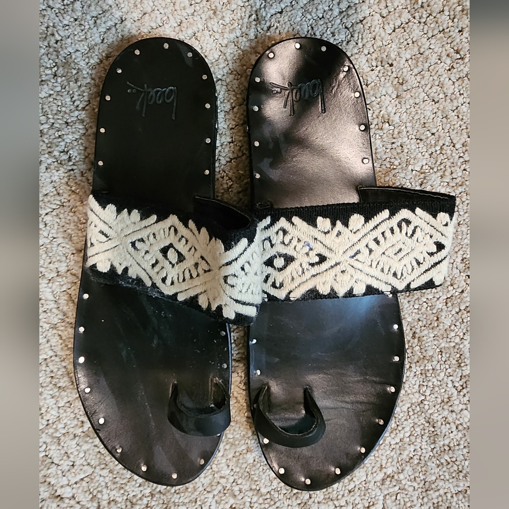 Beek Black and Cream Sandals Elegant Design